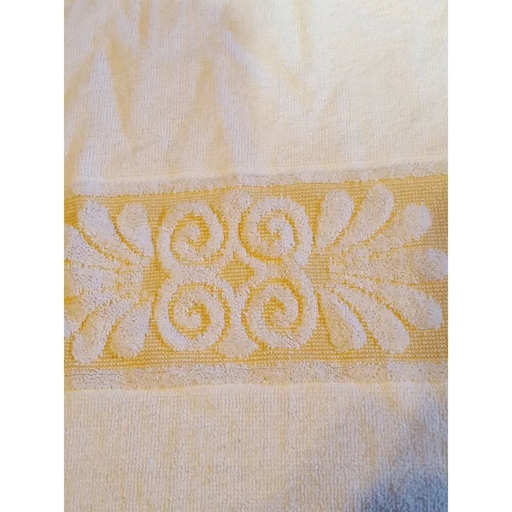 Vintage Cannon Monticello 1 Bath Towel Cream Yellow Sculpted 43x21
